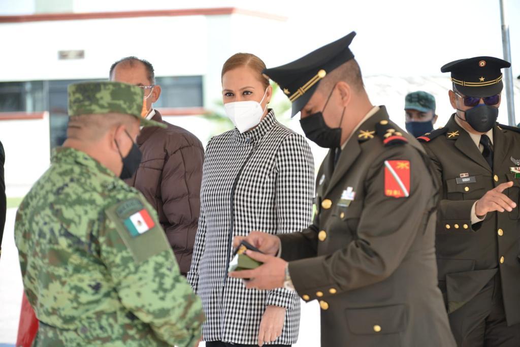 El Ayuntamiento de Gómez Palacio reconoció la labor de elementos del 72 Batallón de Infantería. (CORTESÍA)