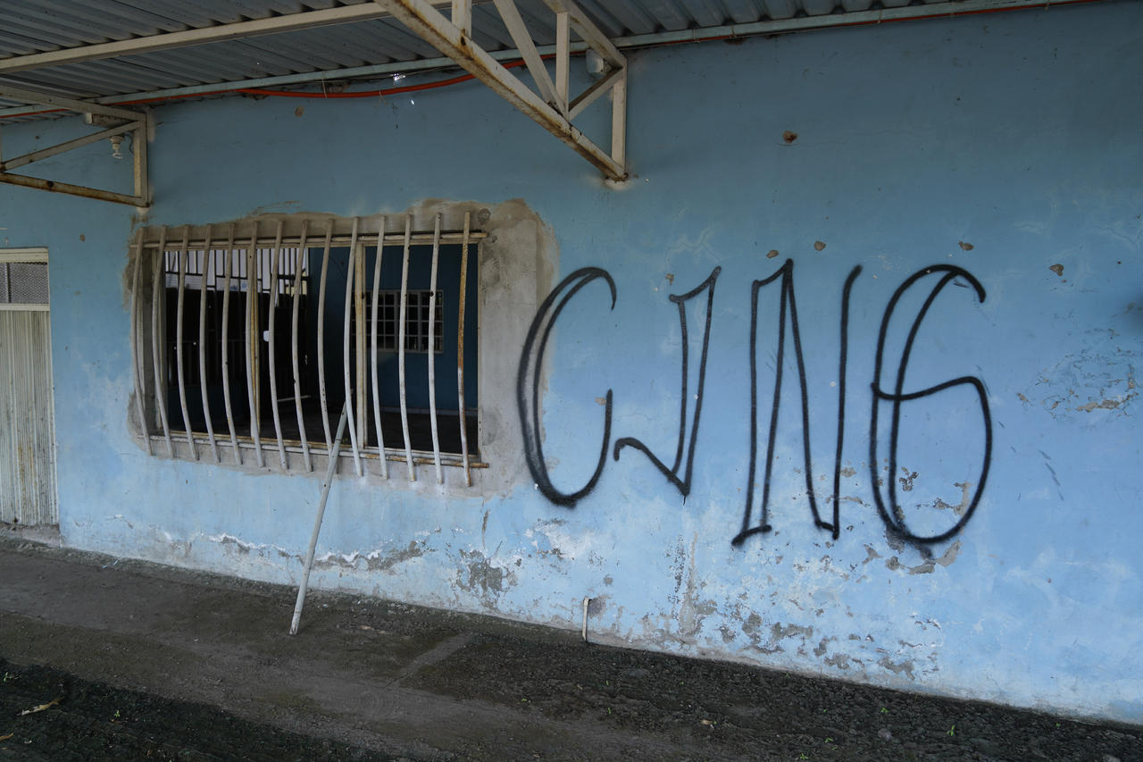 Desplazada advirtió que las comunidades donde las familias tuvieron que huir se ubican en Aguililla. (AP)
