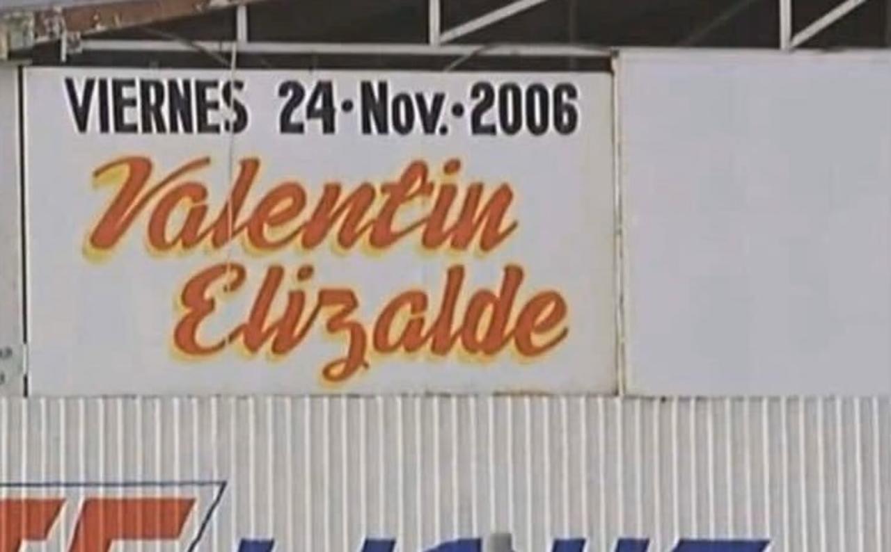 En redes sociales, usuarios recordaron la última presentación del cantante Valentín Elizalde, antes de que éste fuera acribillado la madrugada del 25 de noviembre del 2006 (ESPECIAL)  