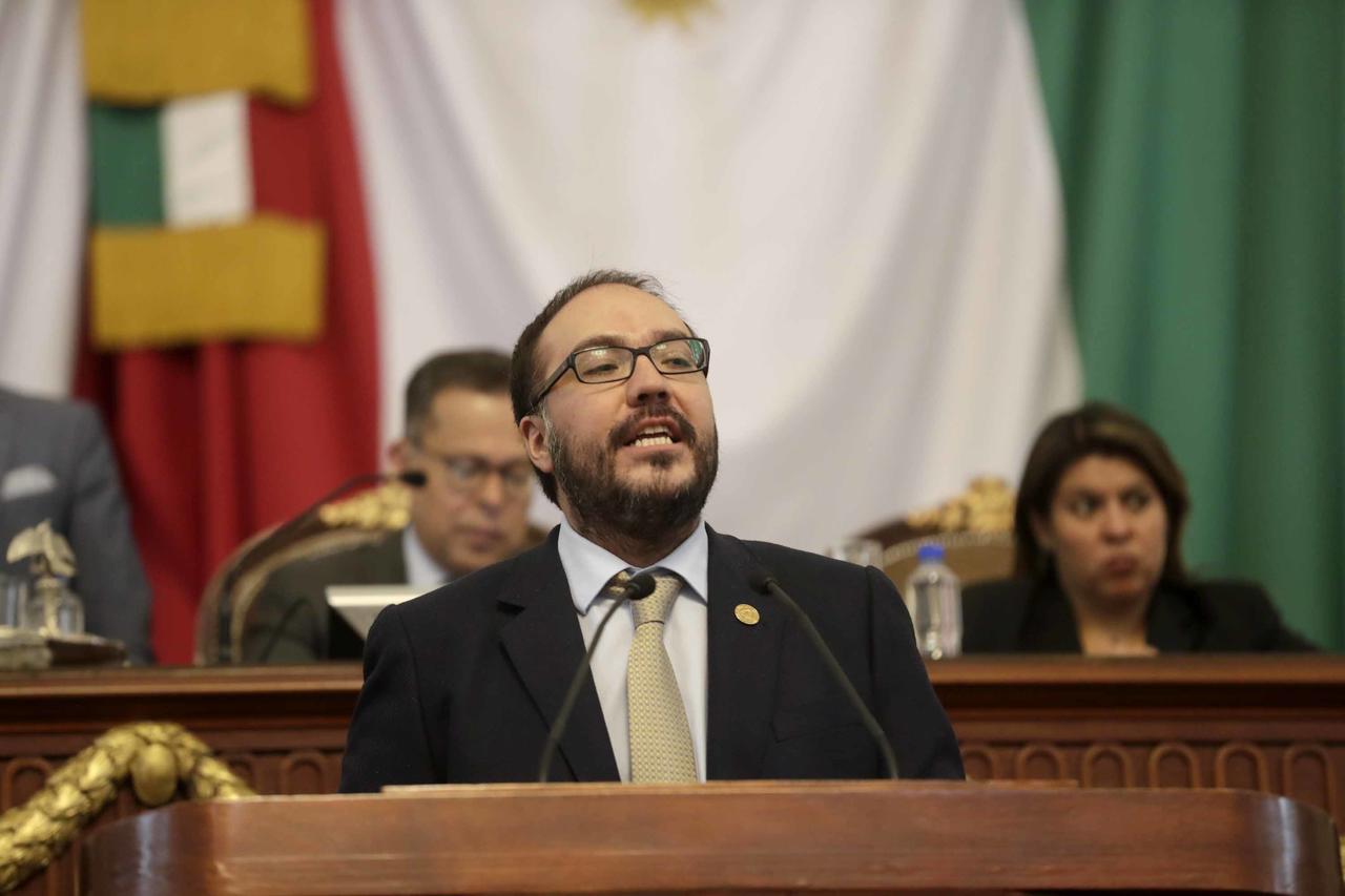 Mauricio Toledo es requerido por un Juez de Control de la Ciudad de México, por su probable participación en la comisión del delito de enriquecimiento ilícito. (ARCHIVO)