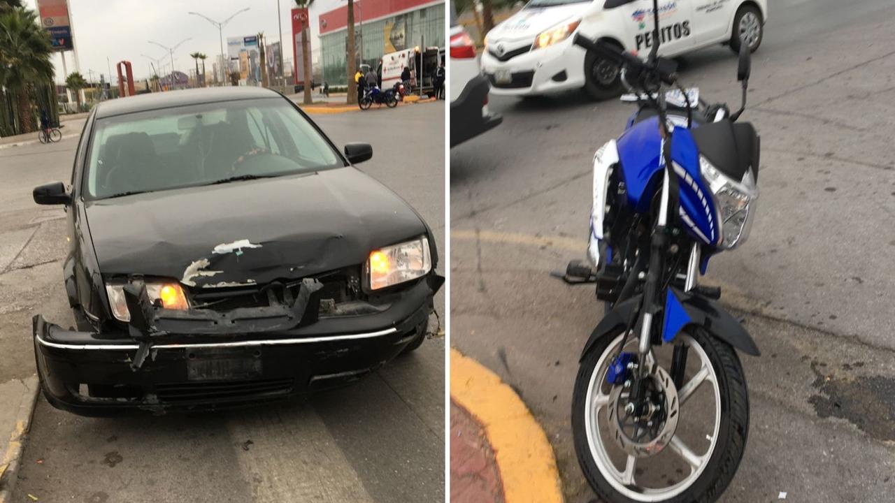 Un motociclista resultó con una fractura expuesta en una de sus piernas y múltiples golpes tras ser impactado por un vehículo particular, en la colonia El Fresno de la ciudad de Torreón. (EL SIGLO DE TORREÓN) 
