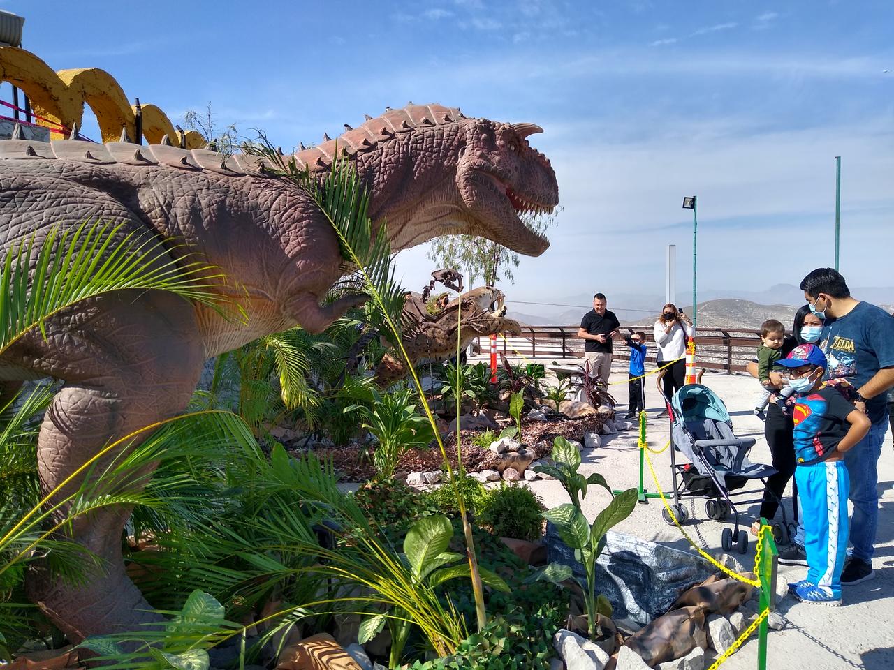 Exposición de dinosaurios estará una semana más en Parque Ecológico del  Cerro de las Noas