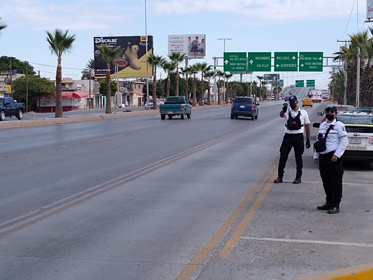 Los operativos 'Radar' y 'Carrusel' se intensificaron en la Torreón - San Pedro, Matamoros y Periférico. (ROBERTO ITURRIAGA) 