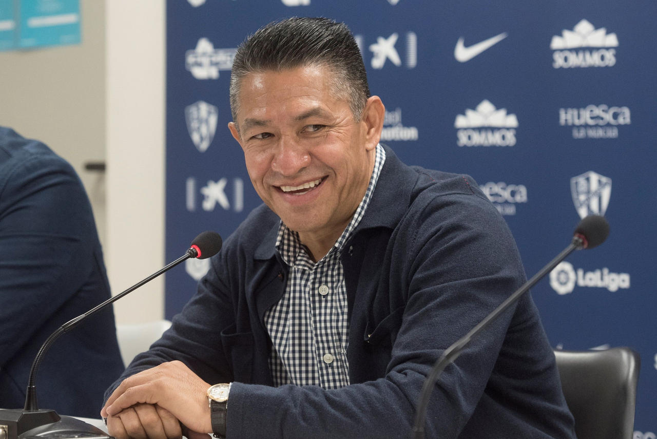 Apenas Santos Laguna comunicó la destitución de Guillermo Almada, la afición ya propuso a un nuevo entrenador para el equipo. 
