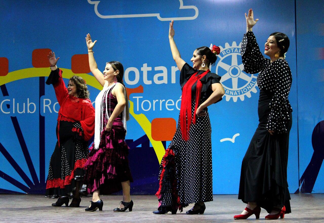 Integrantes. Amaya Compañía Flamenca está conformada por 20 mujeres de edades variadas. (CORTESÍA)

