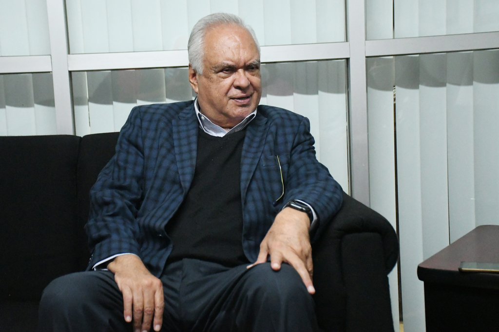 El exsecretario de Gobierno, Adrián Alanís Quiñones, visitó El Siglo de Torreón con la intención de dar un posicionamiento. (FERNANDO COMPEÁN)