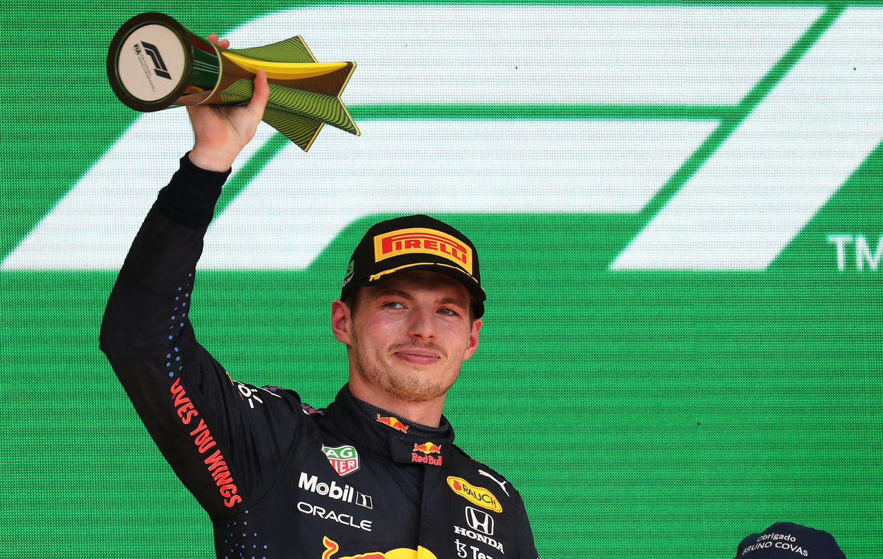 Max Verstappen lidera el campeonato de pilotos de la Fórmula 1, con una diferencia de ocho puntos sobre Lewis Hamilton, su más cercano perseguidor. 