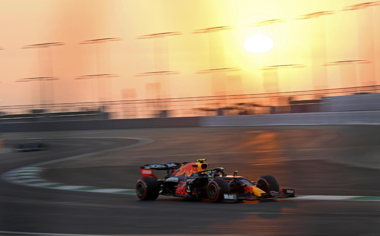Lewis Hamilton (Mercedes) saldrá primero este domingo en el Gran Premio de Arabia Saudí.