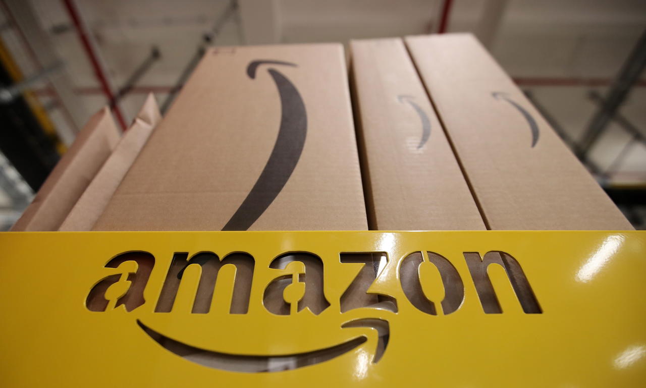 Amazon reducirá su uso de paquetes de plásticos en Alemania, ante denuncias de que el gigante de ventas por internet está contribuyendo al amontonamiento de basura. (ARCHIVO) 
 