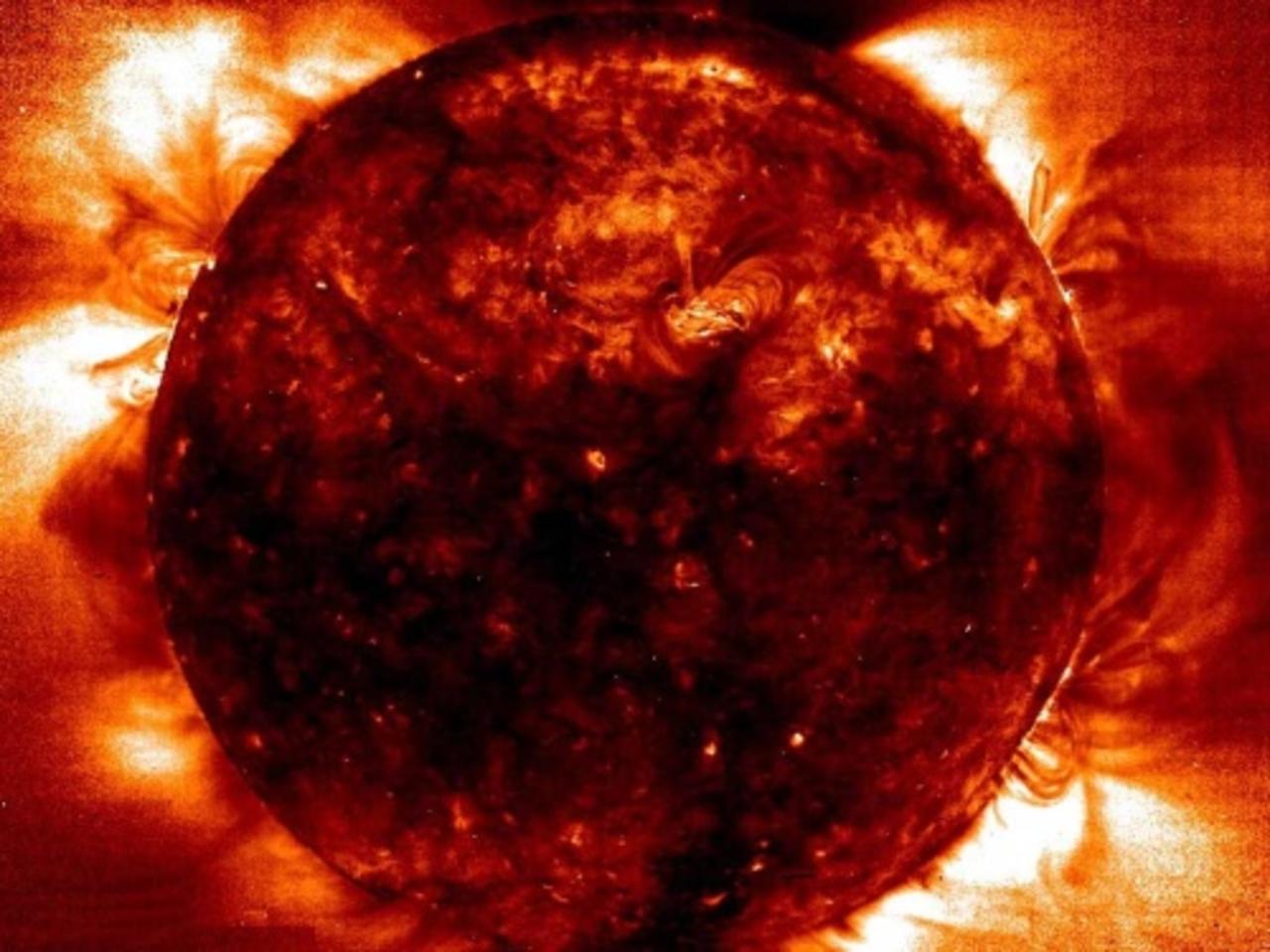 La aparición de agua en la Tierra podría tener su origen en el Sol, según propone una nueva teoría desarrollada por un equipo internacional de expertos que publica la revista Nature. (ESPECIAL)

 