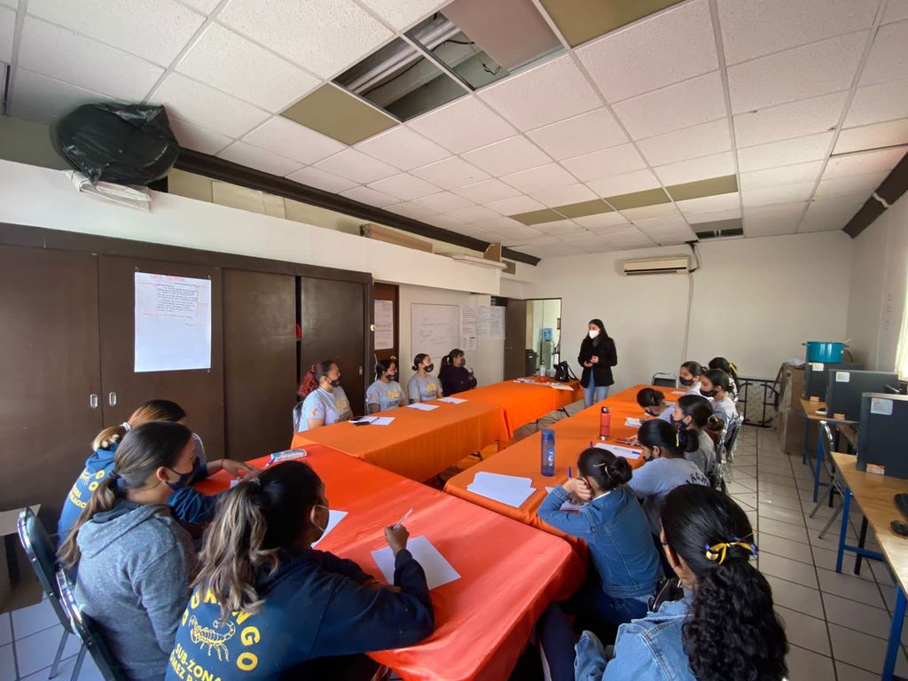 El taller fue impartido por el IMM a integrantes de Penthatlón Deportivo Femenil de GP. (CORTESÍA)