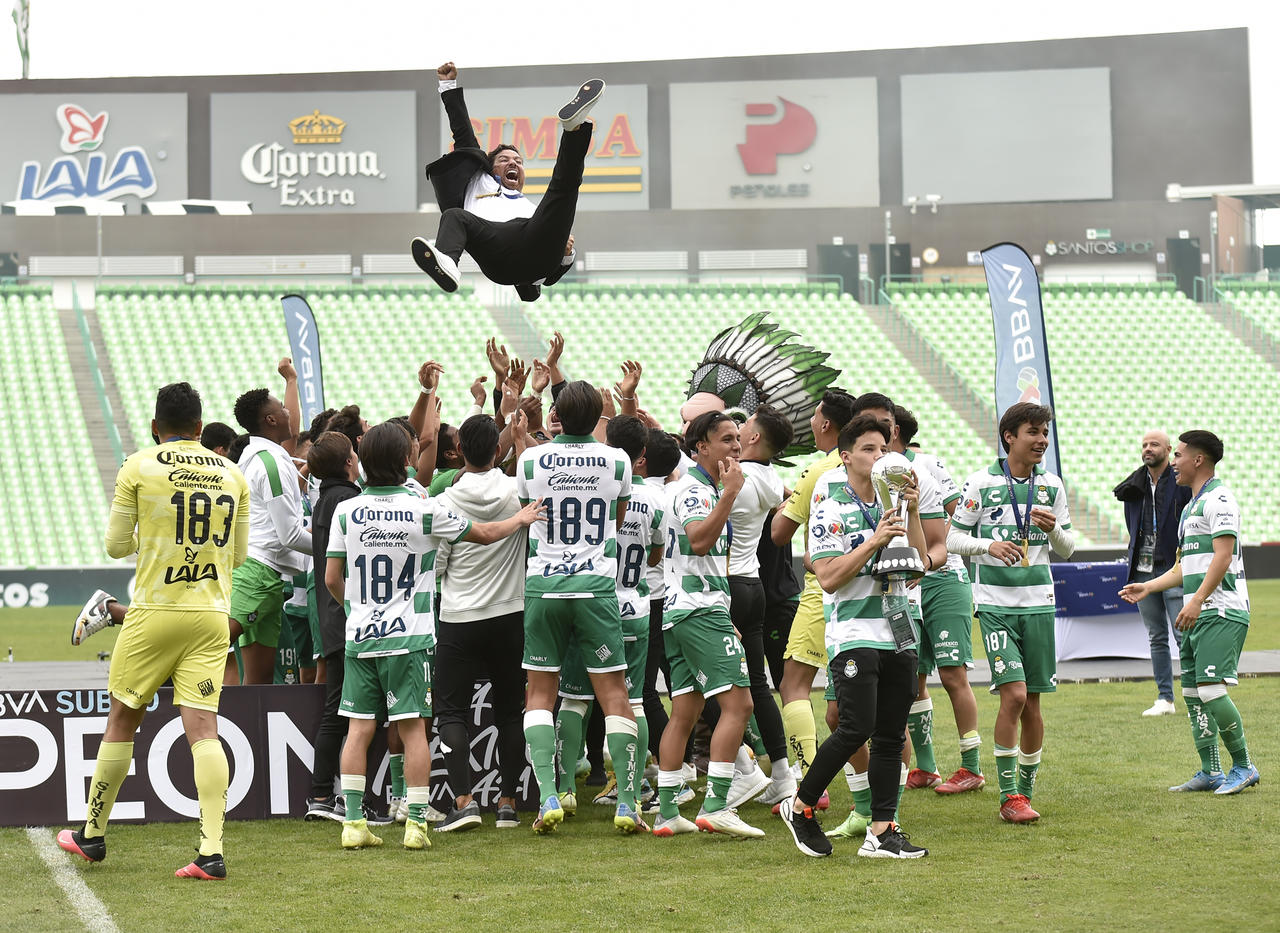 La filial juvenil de Santos Laguna, obtuvo su quinto campeonato en los últimos ocho años en la Liga MX. (FOTOS: RAMÓN SOTOMAYOR) 