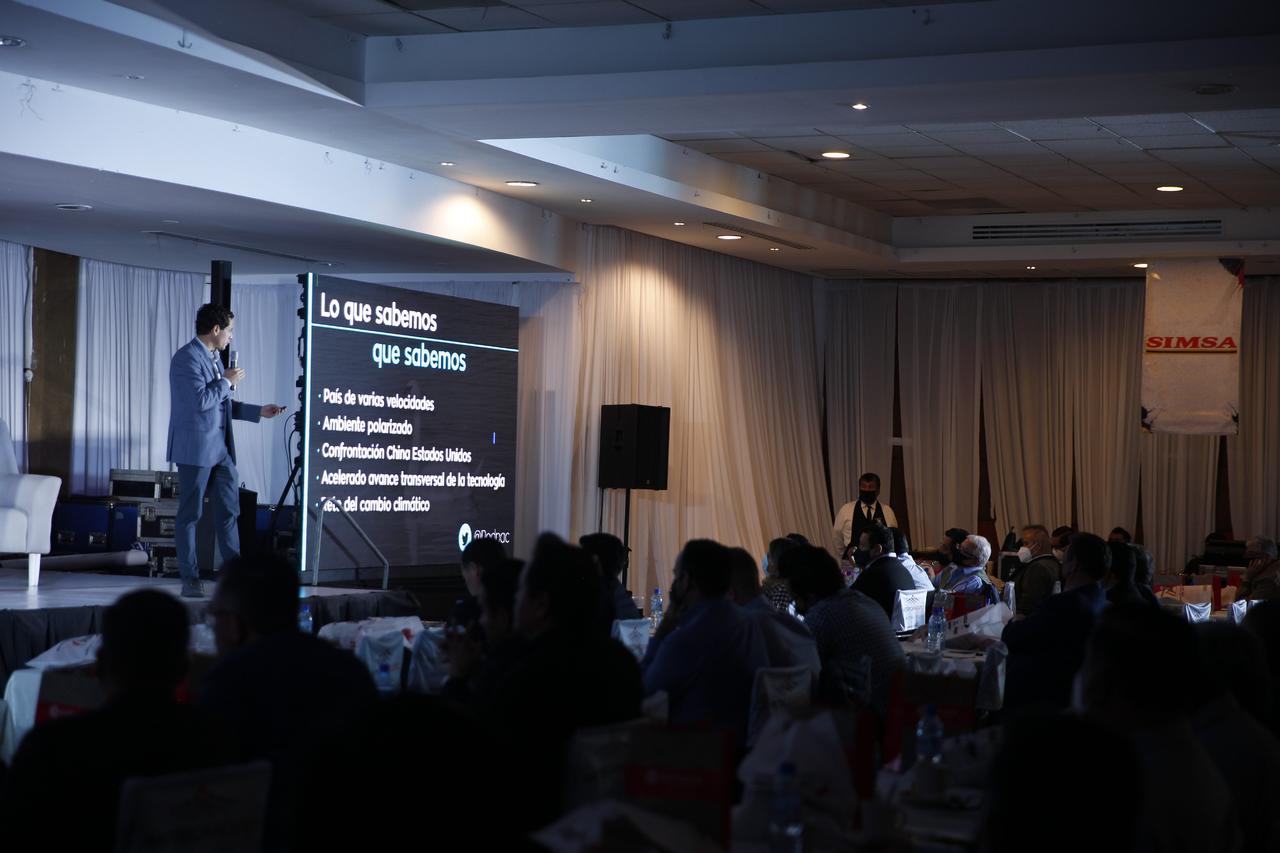 Grupo SIMSA y empresas laguneras reunidas “De frente hacia el futuro”