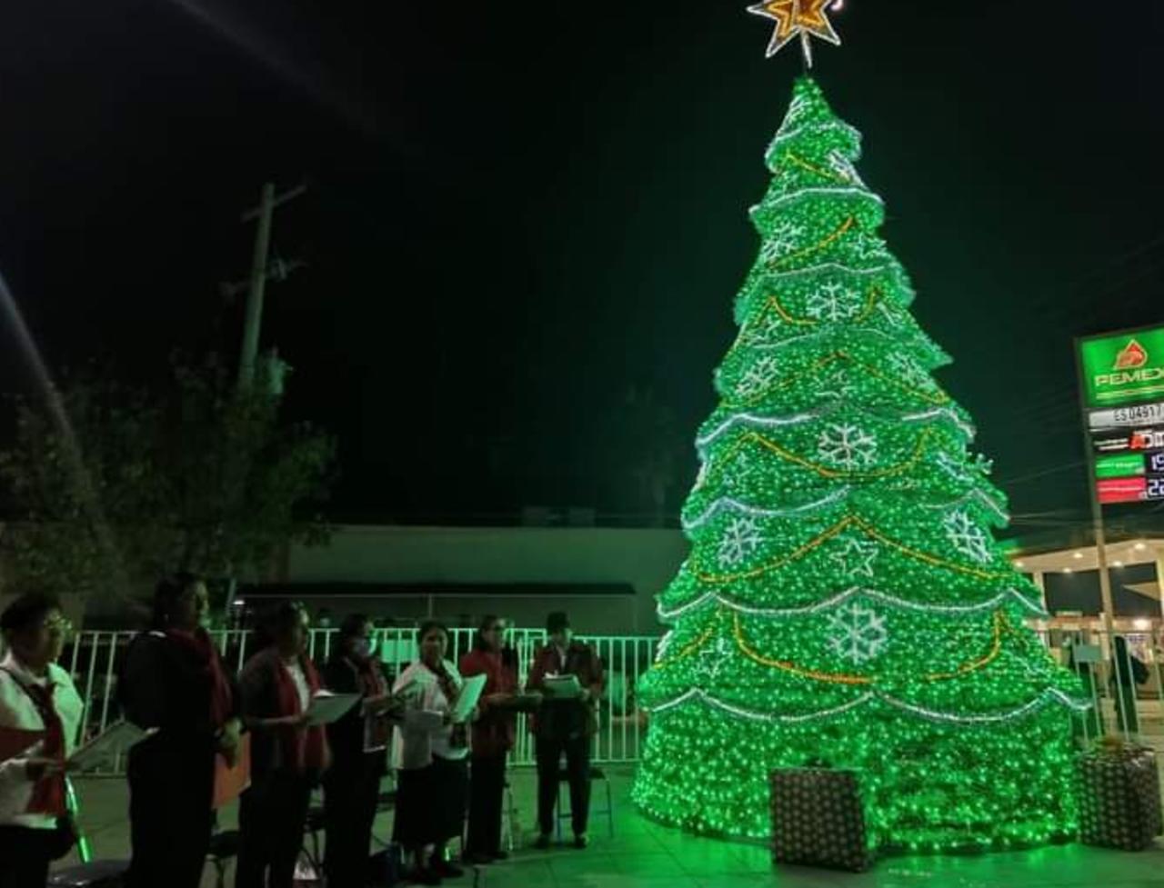 Se dieron regalos para niños y mensajes alusivos a la celebración. (MARY VÁZQUEZ)