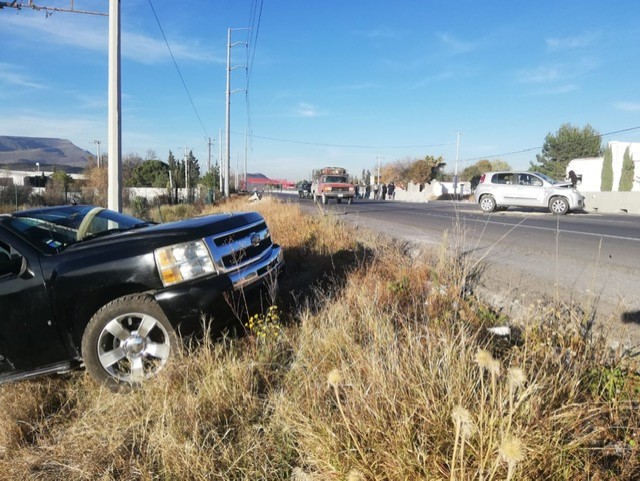 Volcadura en la carretera Zacatecas- Saltillo deja dos lesionados