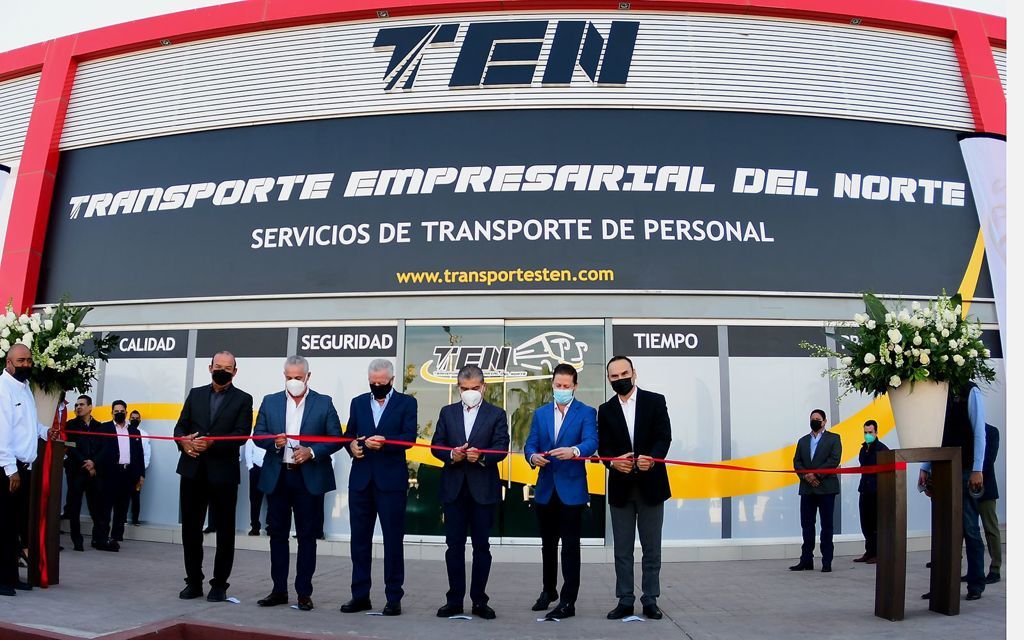 Autoridades municipales y estatales participaron en la inauguración de las oficinas de Transporte Empresarial del Norte. (EL SIGLO DE TORREÓN) 
