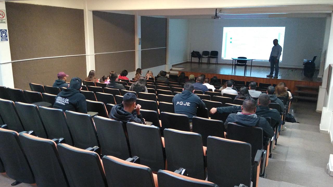 Se desarrolla en el auditorio de la facultad de Administración y Contaduría. (RENÉ ARELLANO)