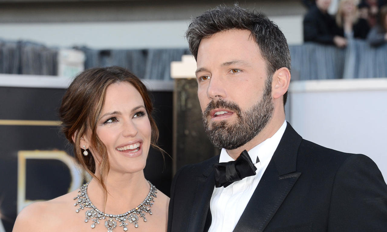 Una de las relaciones más mediáticas en el medio del entretenimiento es la recién estrenada entre Jennifer Lopez y Ben Affleck, quienes ya habían estado juntos hace años atrás, sin embargo, se separaron y cada uno siguió con su camino, Lopez se casó con Marc Anthony, mientras que Affleck lo hizo con Jennifer Garner, de quien se separó en 2015. (CORTESÍA / HOLA) 
