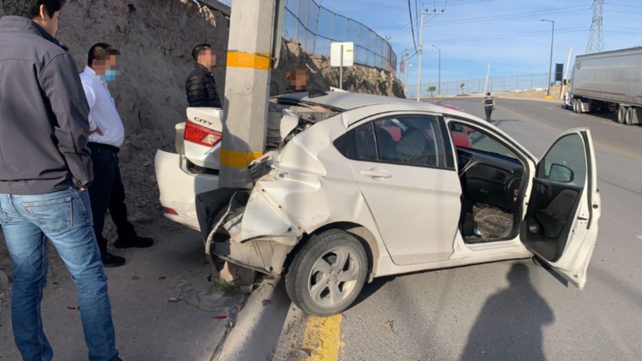 Quienes transitaban por el lugar se pararon a auxiliarla. (EL SIGLO DE TORREÓN)