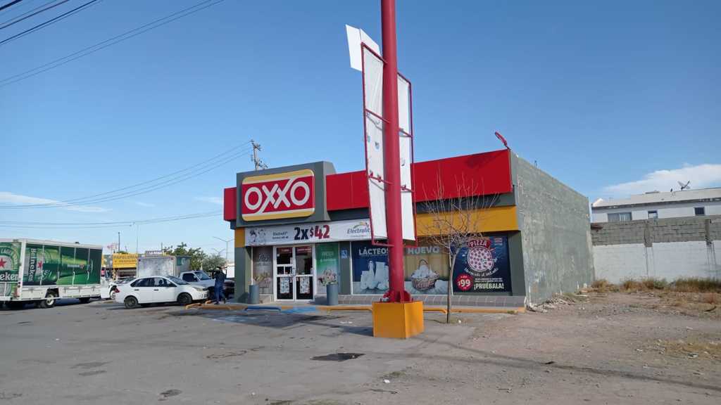 El asalto se registró en una tienda de conveniencia de la colonia Monte Real. (EL SIGLO DE TORREÓN) 