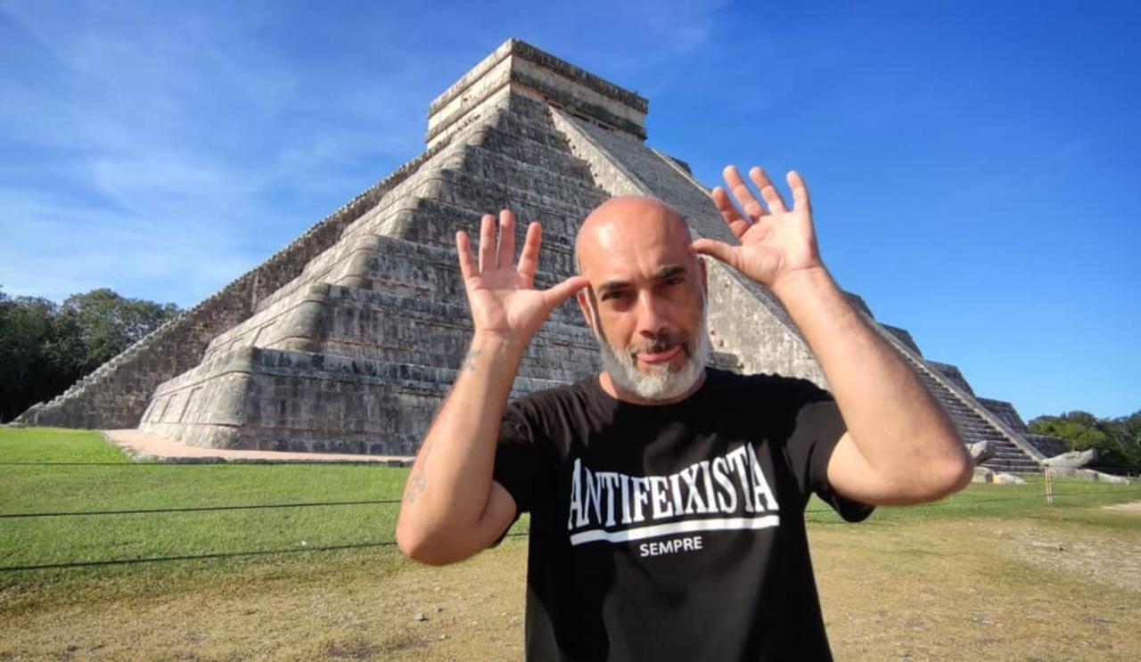 Leyenda. Kamikaze es miembro del grupo madrileño el Club de los Poetas Violentos (CPV).