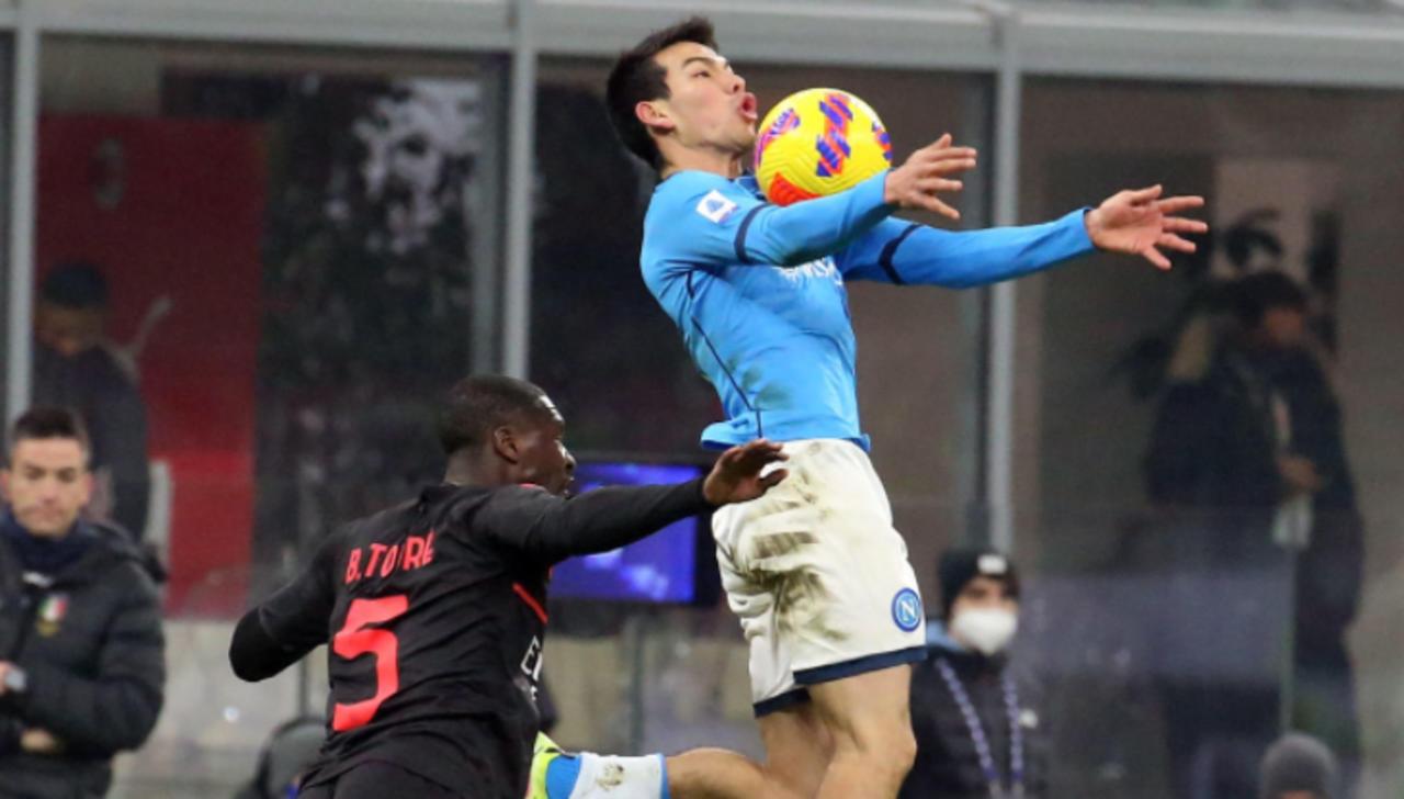 El Nápoles se impuso este domingo por 1-0 en San Siro contra el Milan gracias a un gol del macedonio Eljf Elmas, en un partido de la decimoctava jornada de la Serie A acabado con polémica por un gol anulado al cuadro milanista en el tiempo añadido.
