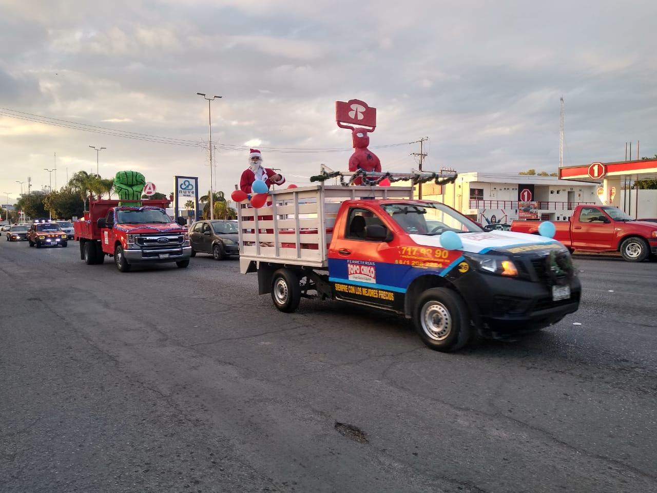 Se dieron a la tarea de recolectar juguetes. (AARÓN ARGUIJO)