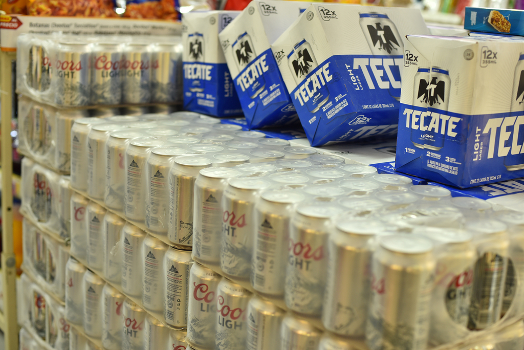 Los legisladores locales aprobaron la venta de bebidas alcoholicas a domicilio; para ello se otorgará una licencia de 9 mil pesos.