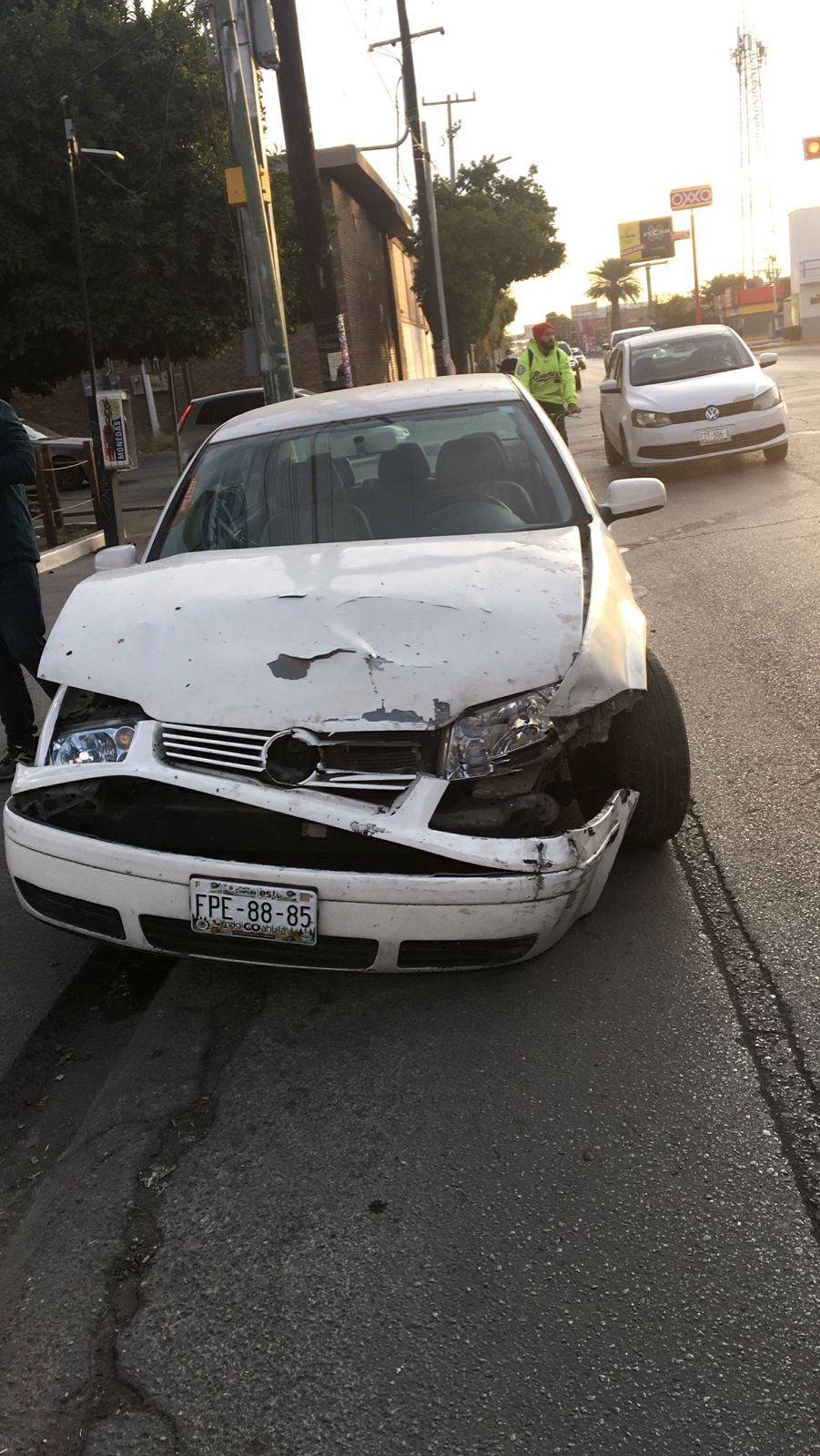 Falla en semáforo provoca accidente vial en Torreón