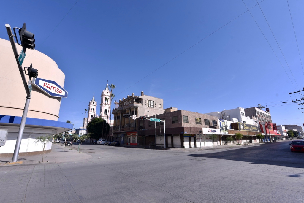 El sector Centro de Torreón lució con sus calles vacías y negocios cerrados ayer 25 de diciembre. (EL SIGLO DE TORREÓN)

