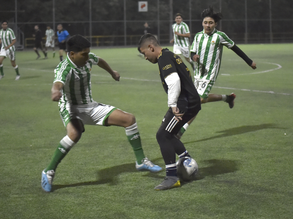 Se vivió un gran partido, digno de una final, en esta liga que fomenta la activación física de centenares de laguneros.