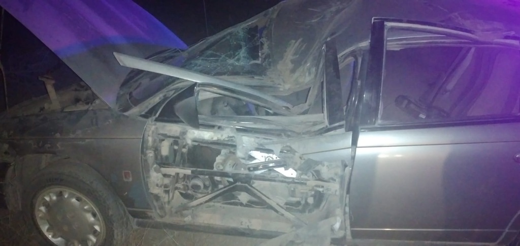 El conductor, de 25 años, sufrió un accidente en el poblado Pastor Rouaix; fue trasladado a la Clínica 51 del IMSS. (EL SIGLO DE TORREÓN) 