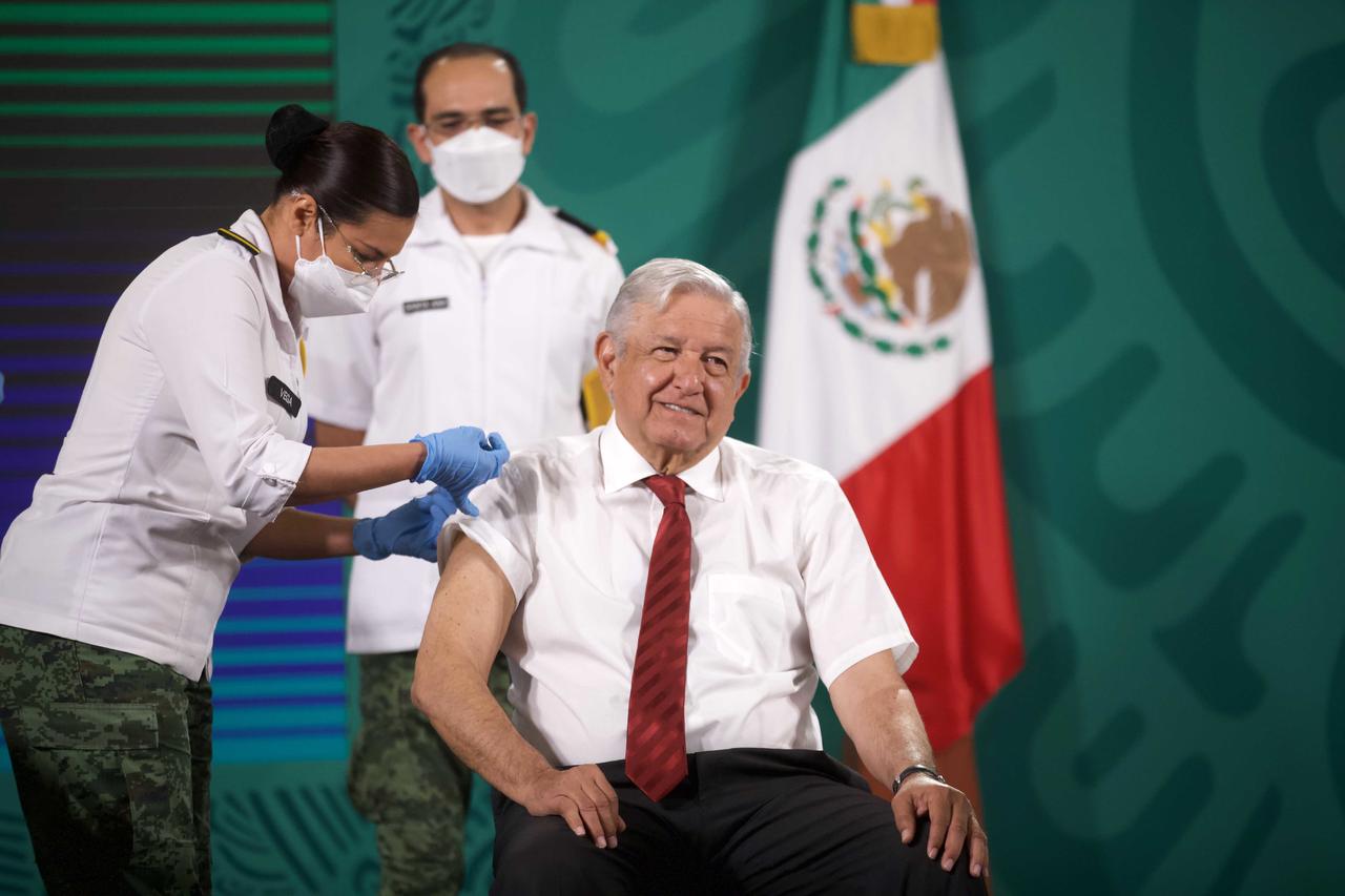 El presidente López Obrador recordó que se tardó tres siglos en aplicar una vacuna contra la viruela. (ARCHIVO) 