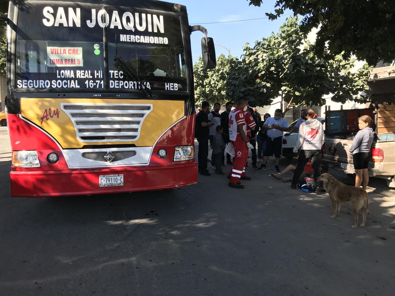 Los hechos ocurrieron cerca de las 10:30 de la mañana de este lunes en el cruce de la avenida Allende y la calle 20 de Noviembre. (EL SIGLO DE TORREÓN)