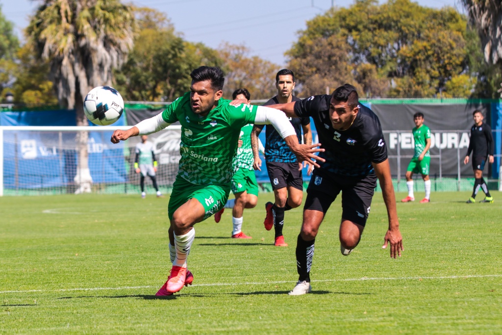 Eduardo Aguirre anotó un tanto en el empate 1-1 ante Gallos; en el otro duelo, Santos se impuso 1-0 con gol de Ronaldo Prieto.