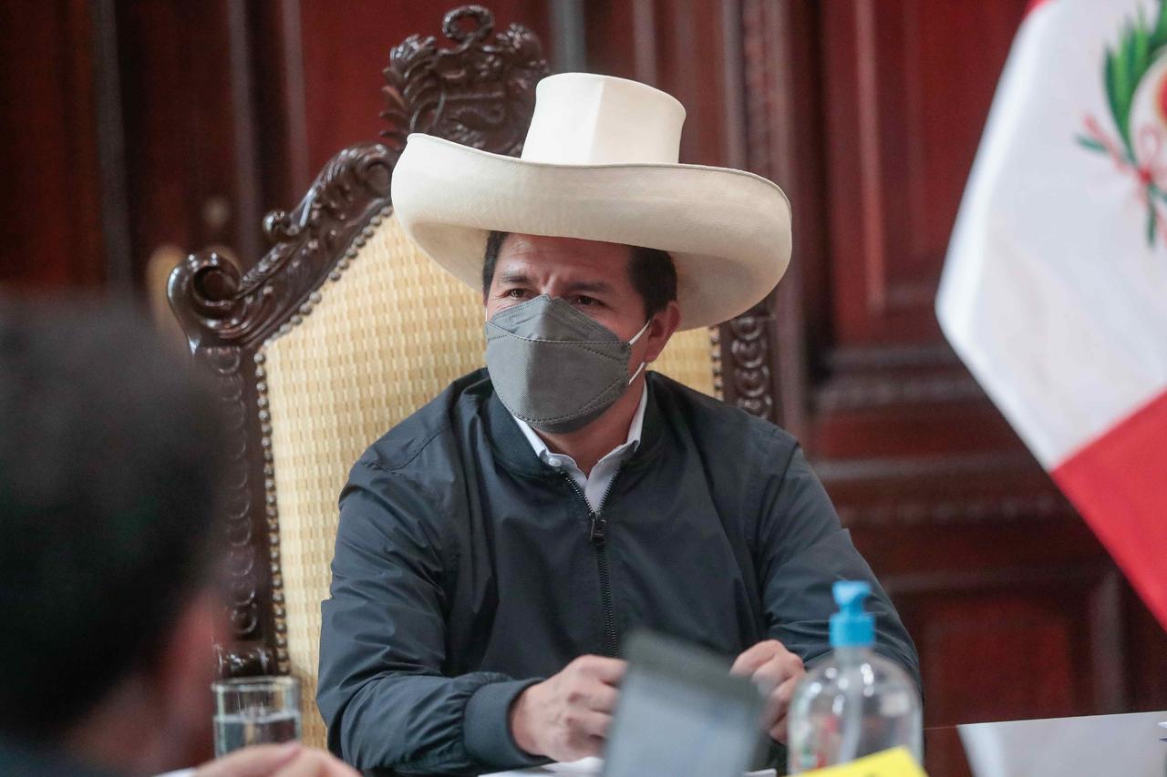 La fiscalía interroga al presidente Pedro Castillo como testigo en relación a presuntos delitos por parte de exfuncionarios. 28 de diciembre 2021 (EFE)