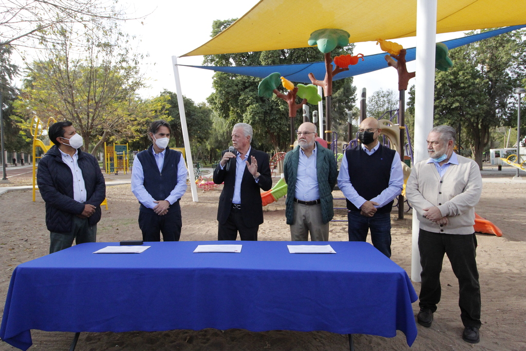Se entregaron oficialmente las obras de mejora en juegos infantiles del Bosque Venustiano Carranza de Torreón. (VERÓNICA RIVERA) 