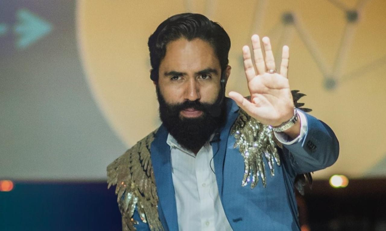 Carlos Muñoz deja las redes sociales para reinventarse (ESPECIAL)