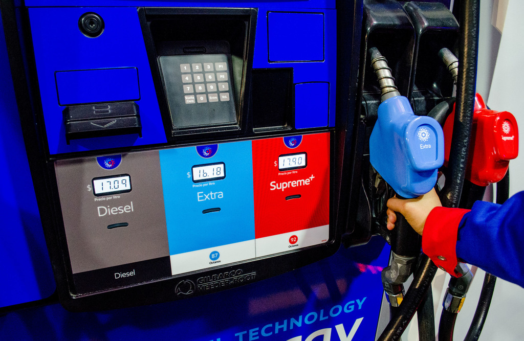 Para la gasolina Premium se incrementará el estímulo en 1.02 pesos por litro respecto a la semana anterior para mantener los precios de este tipo de gasolina por debajo de 23 por litro.