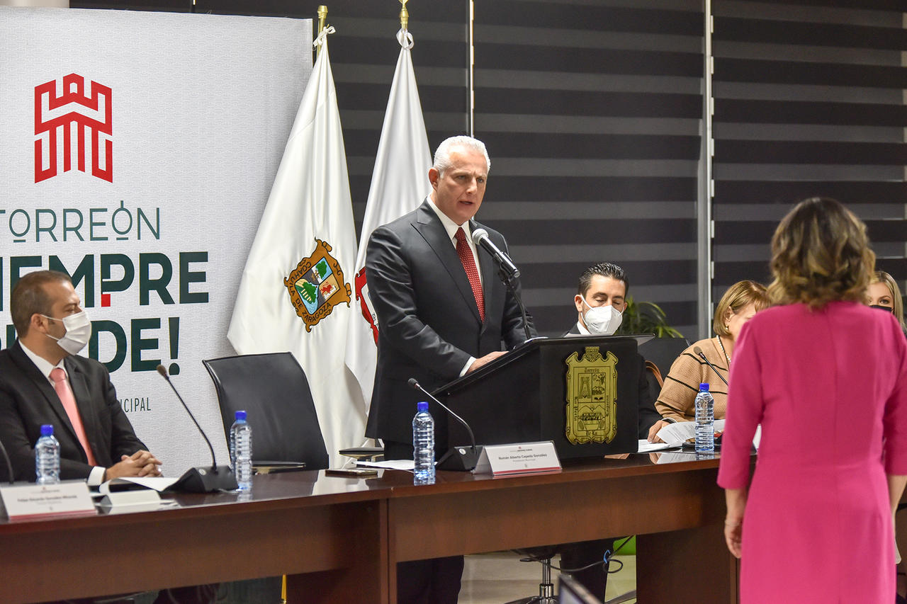 Cepeda González realizó ayer su primer discurso como presidente municipal de Torreón. (ÉRICK SOTOMAYOR) 