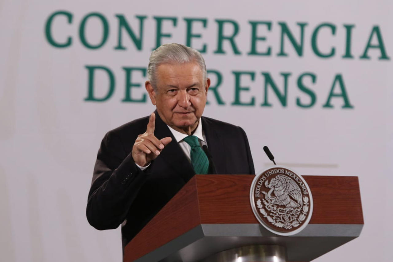 En Palacio Nacional, el mandatario federal afirmó que se siente muy seguro con lo que está haciendo su gobierno y afirmó estar muy contento y feliz de tenerle amor al pueblo de México. (ARCHIVO) 