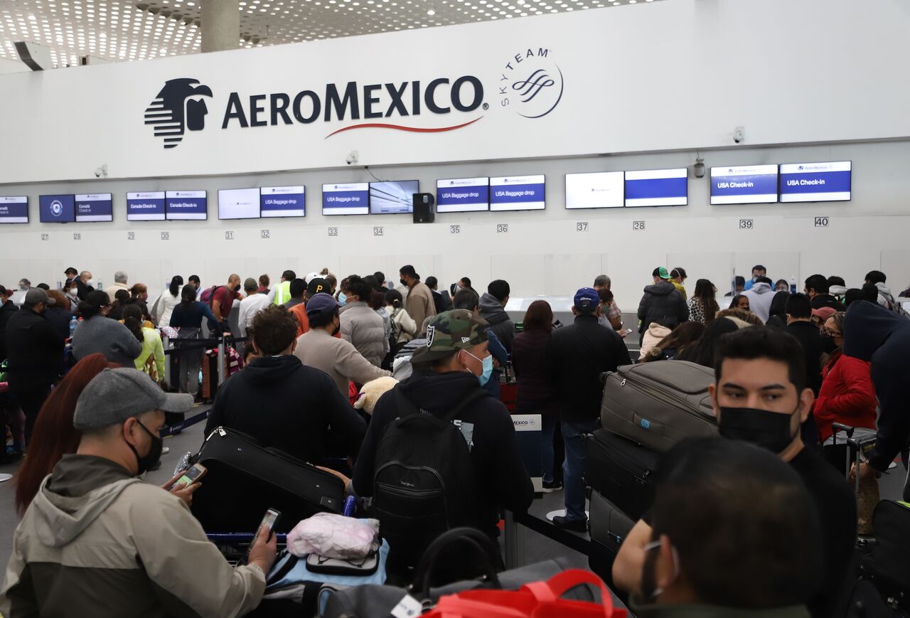 El problema de cancelación de vuelos de esta aerolínea se concentró en el Aeropuerto Internacional de la Ciudad de México. (EFE)