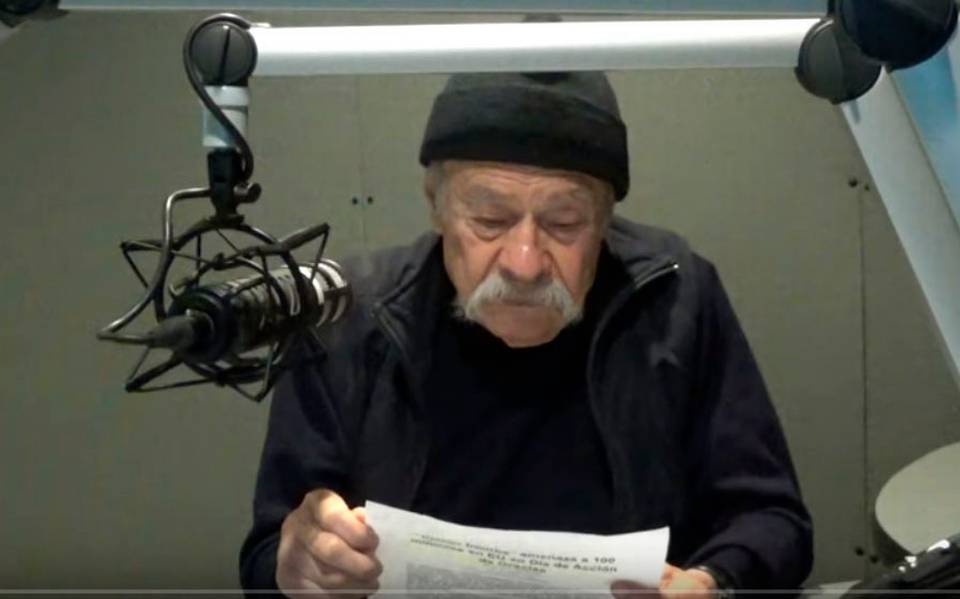 El escritor, periodista, conductor y productor de radio, Tomás Mojarro, mejor conocido como 'El valedor', quien fuera uno de las voces más críticas del poder y los políticos, murió este martes a los 89 años de edad, según informaron en redes sociales diversas instituciones de la UNAM, donde hizo por varios años carrera el analista. (ESPECIAL) 
