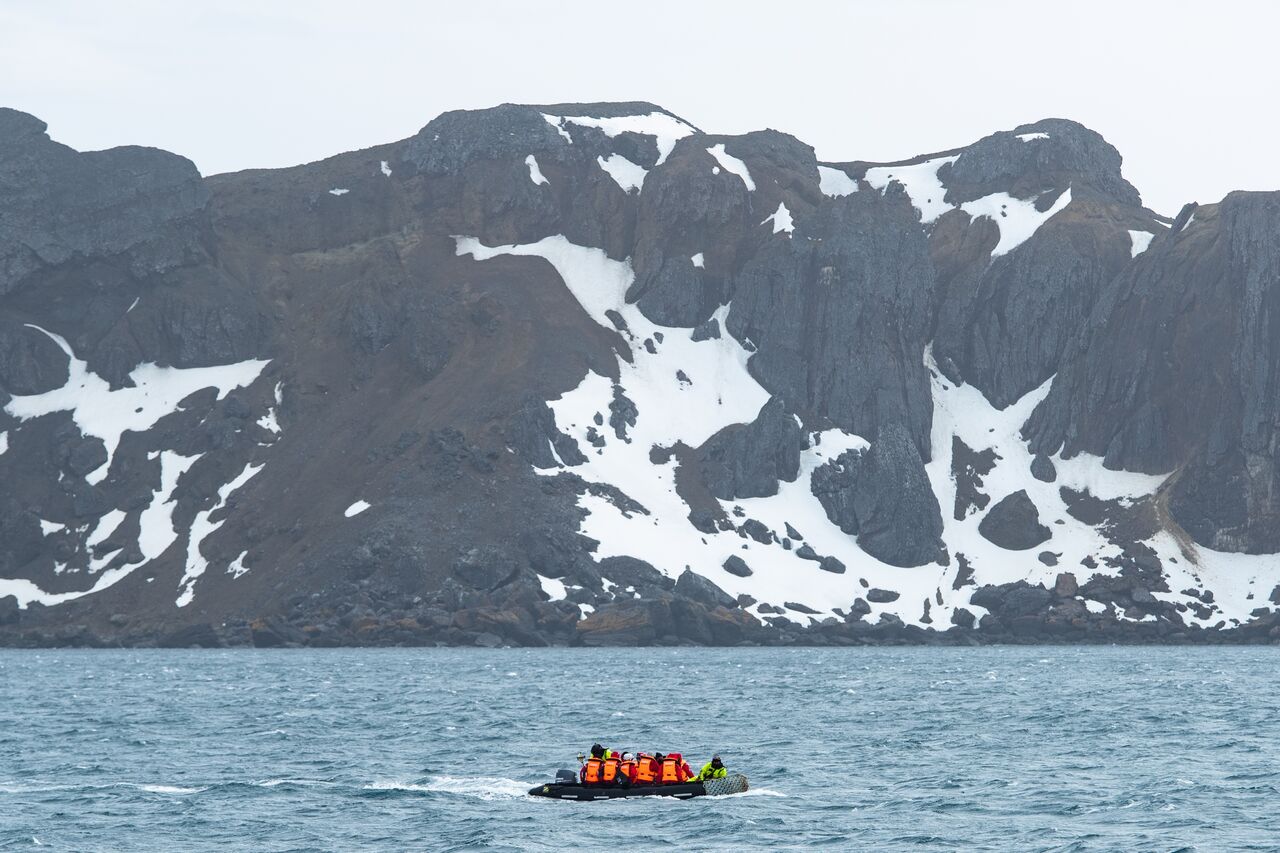 Conocida en el imaginario colectivo como 'el fin del mundo', la Antártida es a día de hoy el termómetro de la Tierra: un vasto territorio helado en el que los científicos investigan los efectos que produce el cambio climático y que tendrán consecuencias por todo el planeta. (ARCHIVO) 