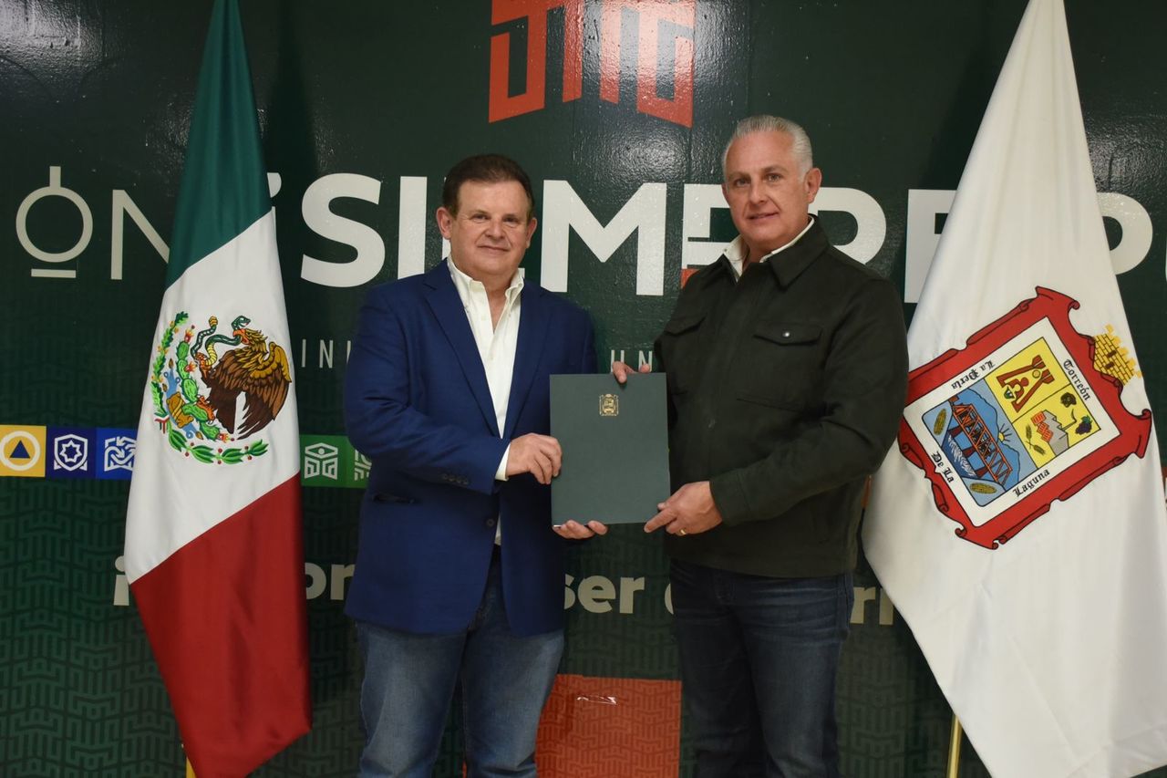 Lauro Villarreal tomó protesta ayer viernes como nuevo gerente general del Simas Torreón.
