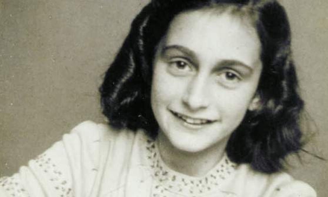 Uno de los misterios más grandes de la Segunda Guerra Mundial es la identidad de la persona que traicionó a Ana Frank y su familia (ESPECIAL) 