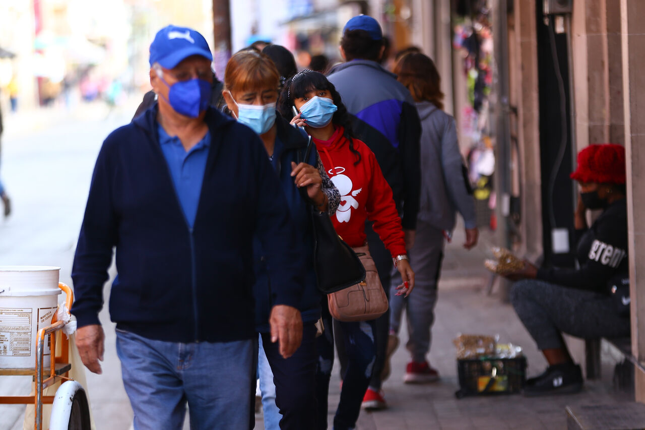 El gobernador pidió a la población extremar precauciones ante el aumento de contagios. (ARCHIVO)