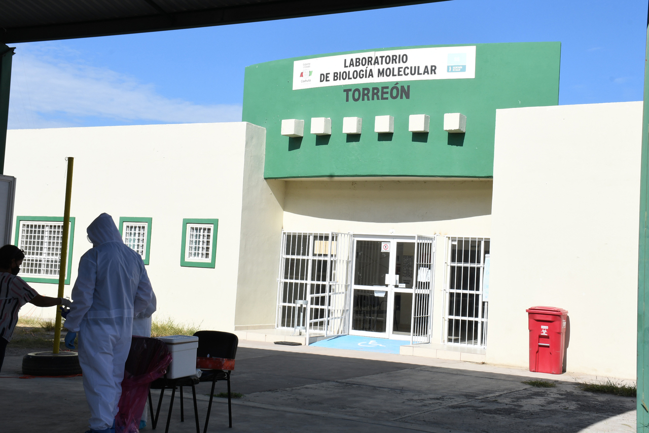 Hay dos turnos en el Laboratorio de Biología Molecular de Torreón para tomar las muestras.