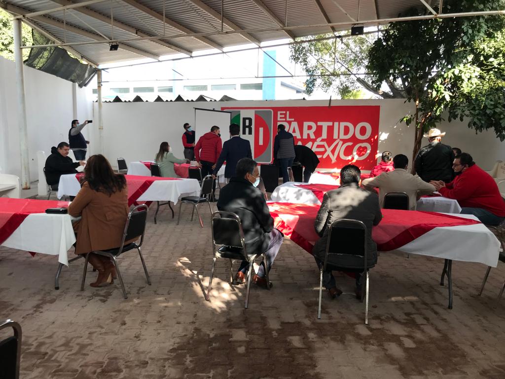 Se trata de un examen de conocimientos básicos de los estatutos. Después se emite una constancia necesaria para el prerregistro. (GUADALUPE MIRANDA)