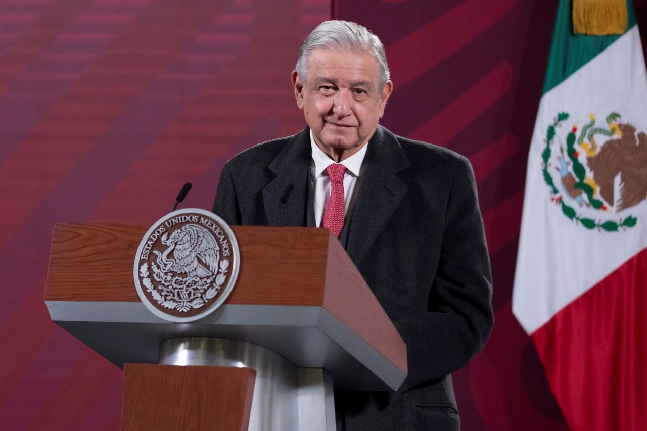 López Obrador indicó que hace 34 años, en Tabasco, comenzó a limpiar el camino 'para establecer la democracia'. (EFE)